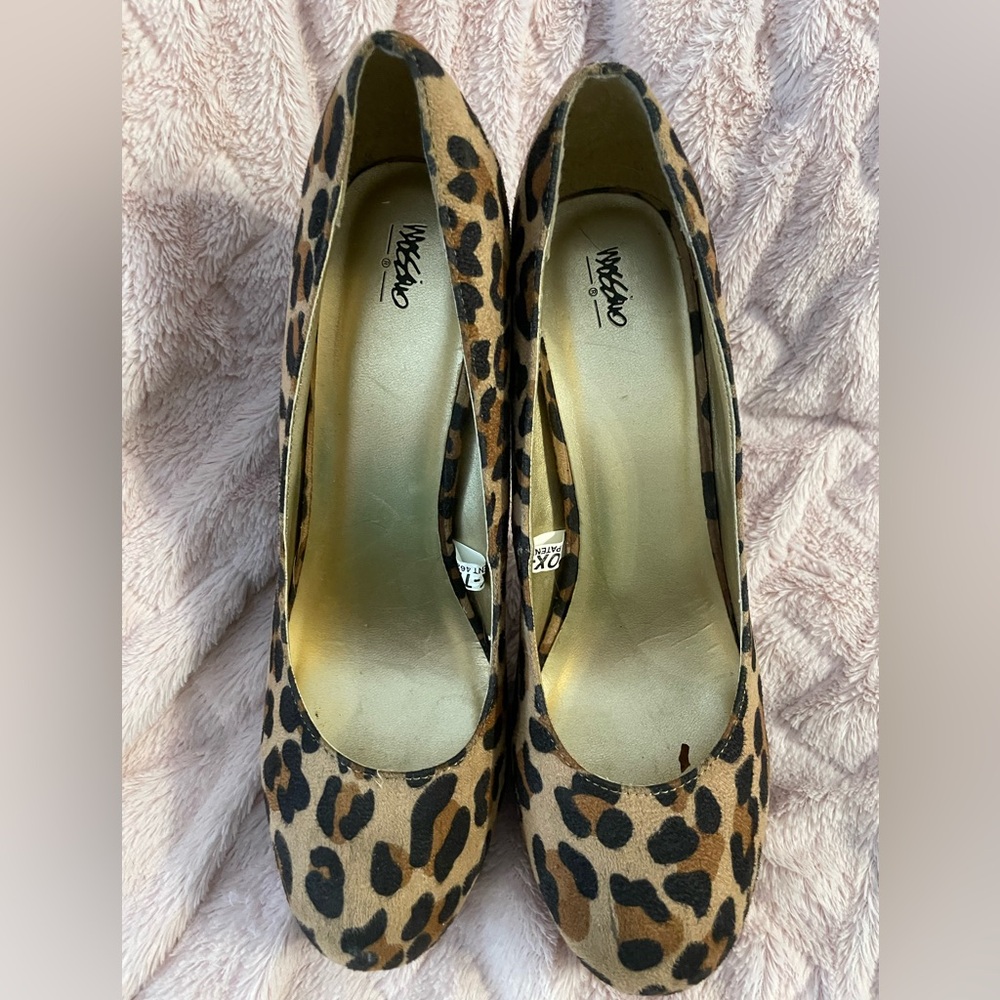 Mossimo leopard print heels